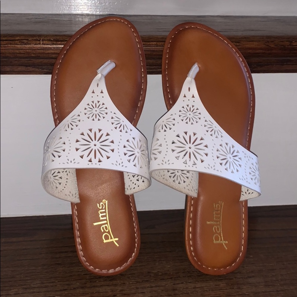 Sandals/ flip flops